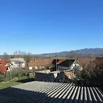 Apartmaji Karbic * بوستوينا