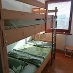 Apartmaji Karbic بوستوينا