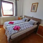 Apartmaji Karbic شقة
