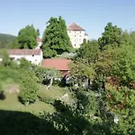 Apartmaji Karbic *