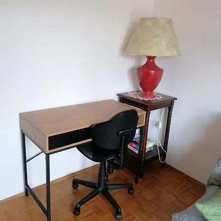 Apartmaji Karbic * 波斯托伊纳
