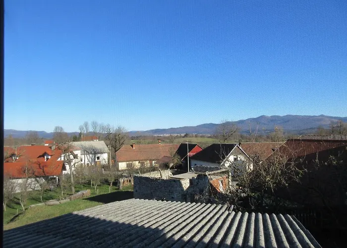 Apartmaji Karbic * بوستوينا